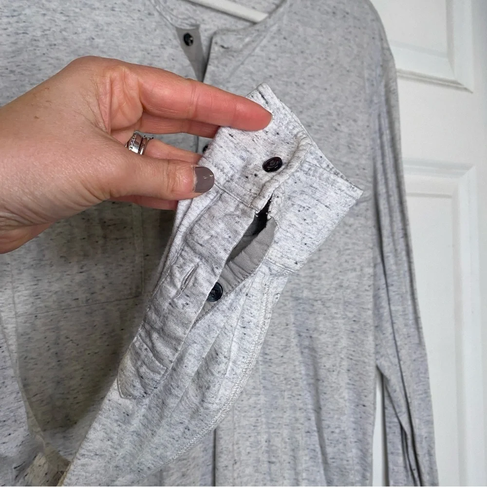 Vince Long Sleeve Henley Neck Double Chest Pockets Speckled Grey Size XL